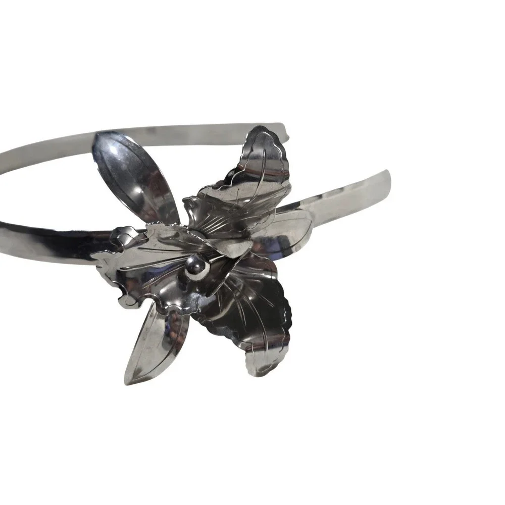 Vintage Silver Metal Flower Headband • Ornate Floral Design • Sturdy & Well Made